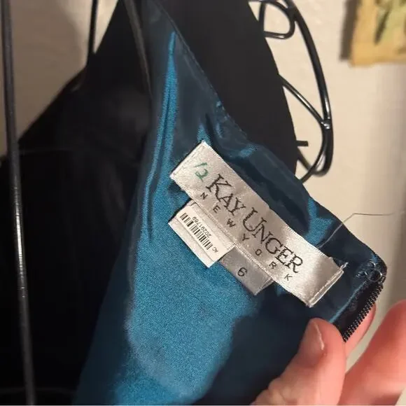 Kay Unger Sleeveless V Neck Sheath Dress 6 - Picture 11 of 11